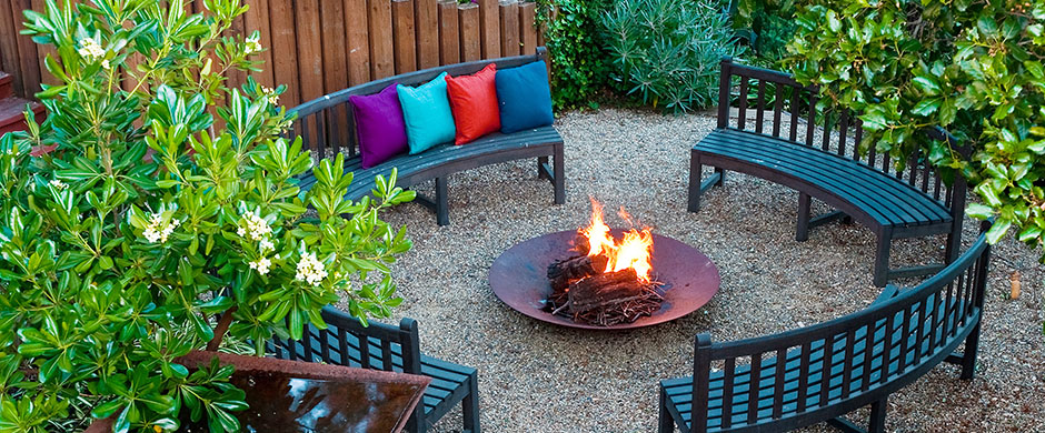 curved benches with firepit